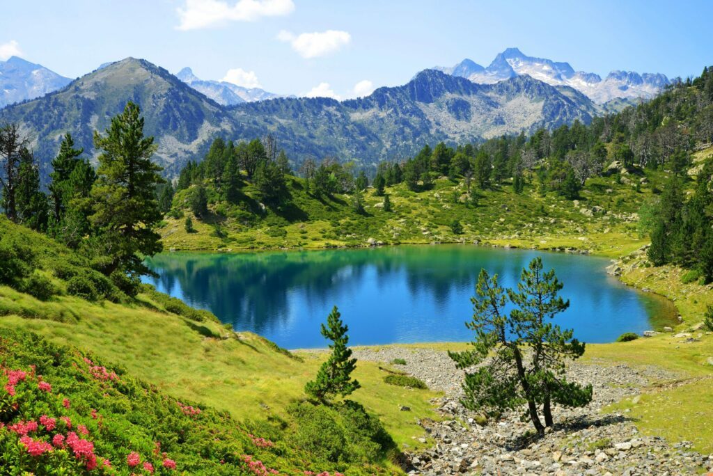 Le lac de Bastan dans les Pyrénées