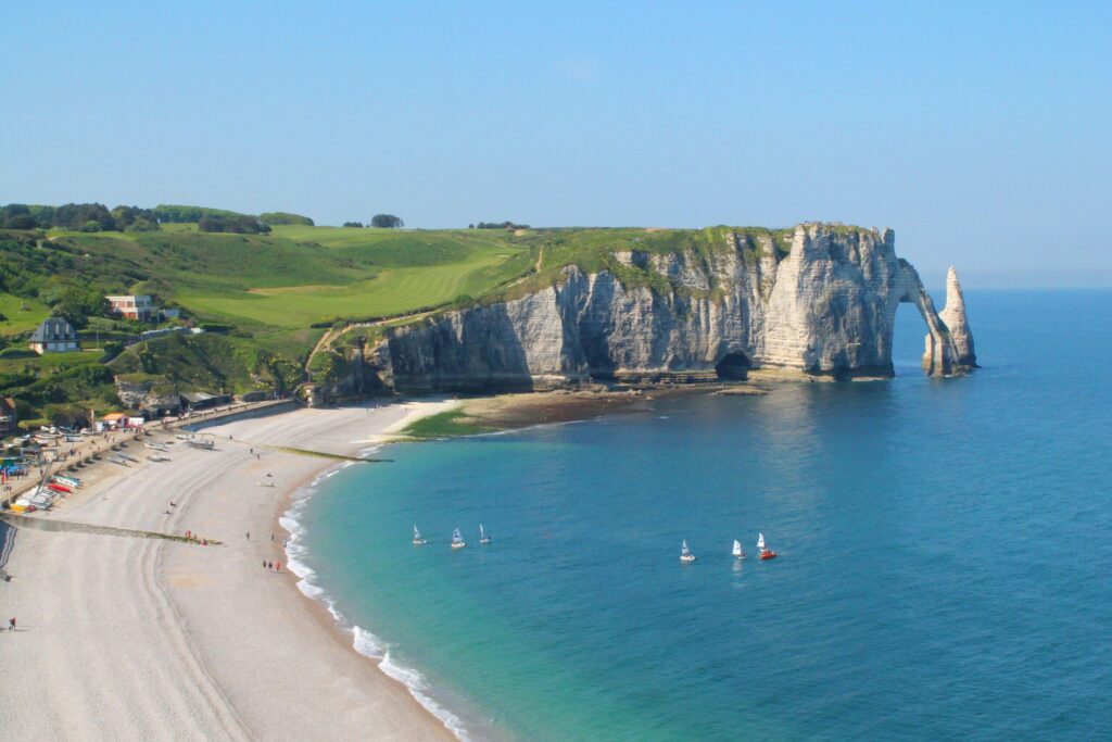 Les falaises d'Étretat en France