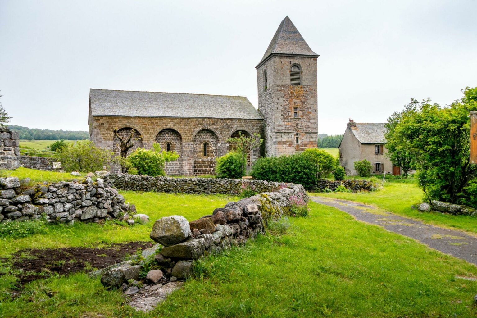 Les 11 plus beaux villages de l’Aubrac à découvrir