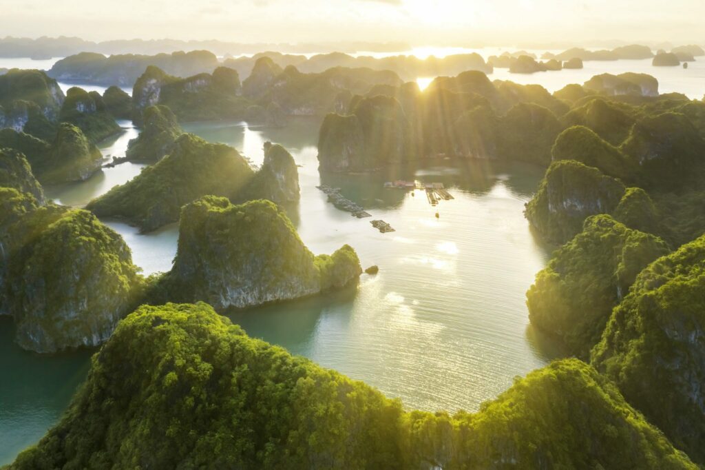 Vietnam'daki Halong Körfezi