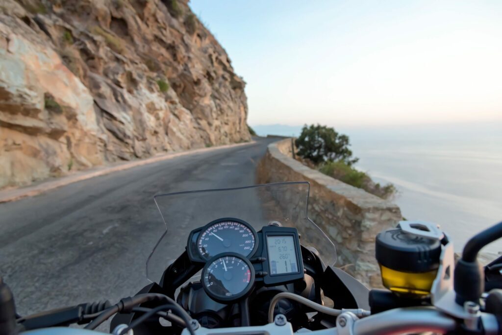 Faire de la moto en Corse