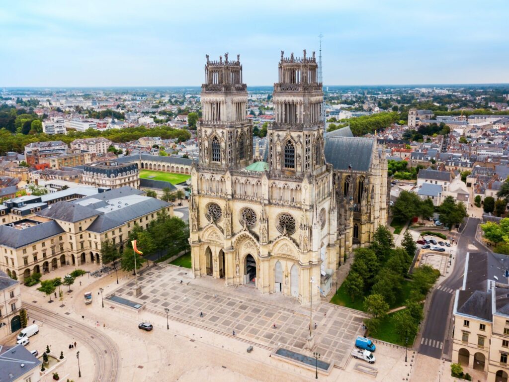 La cathédrale Sainte-Croix à faire à Orléans