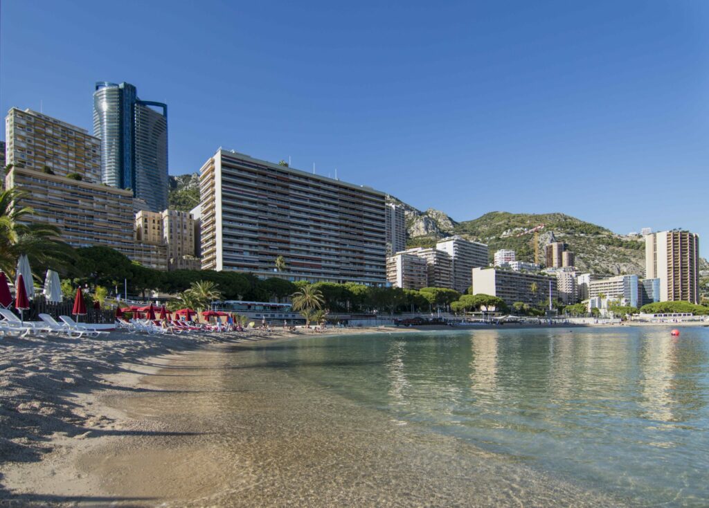 La plage de Larvotto à faire à Monaco