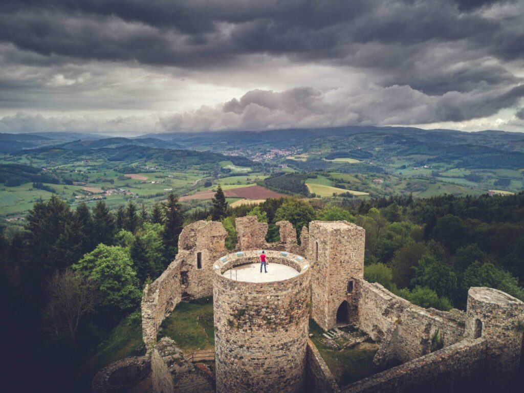 Les ruines du Château des Cornes d’Urfé (Roannais)