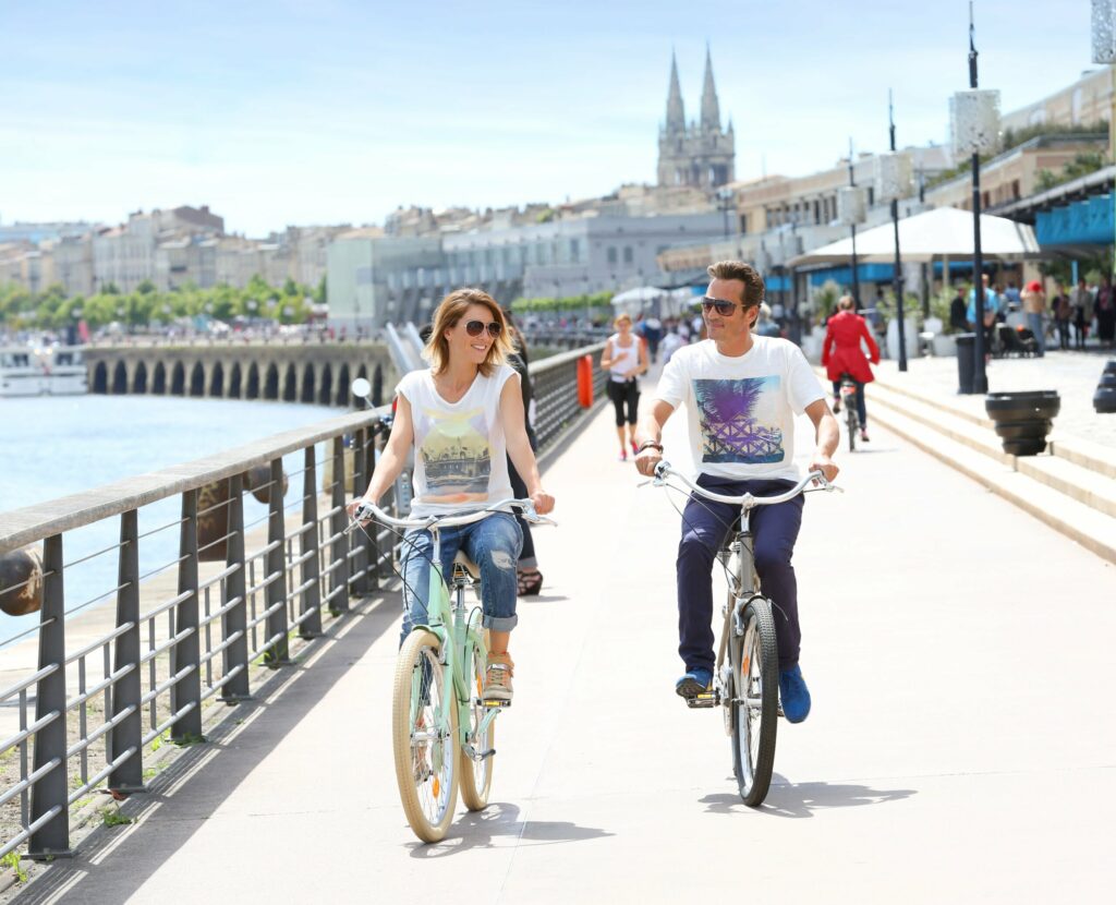 Rouler le long des quais de Bordeaux