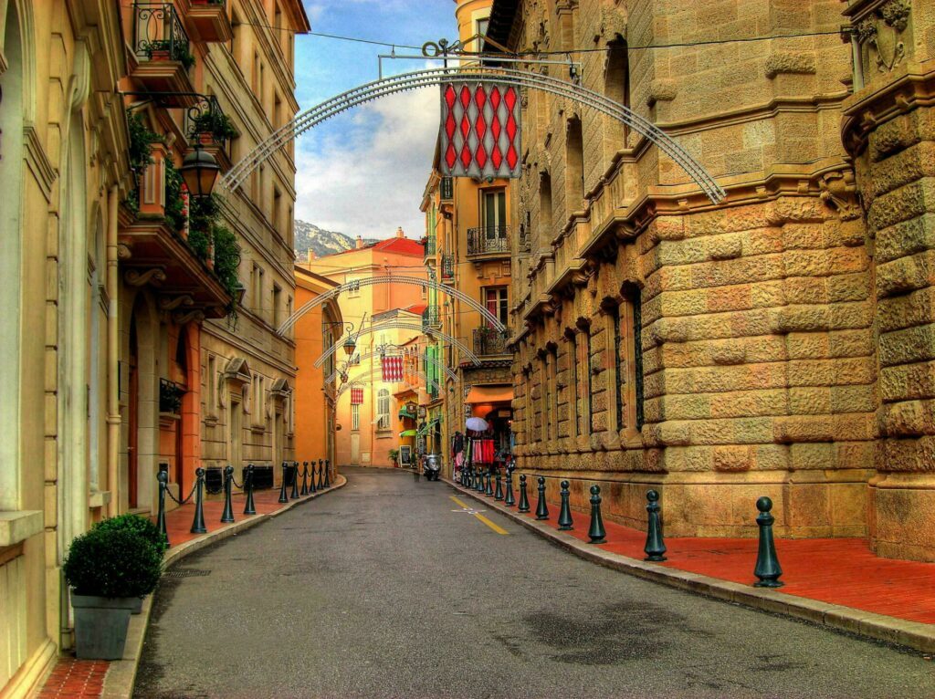 Une jolie ruelle de Monte-Carlo