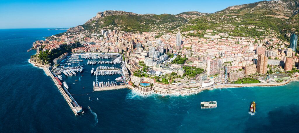 Vue aérienne depuis la mer