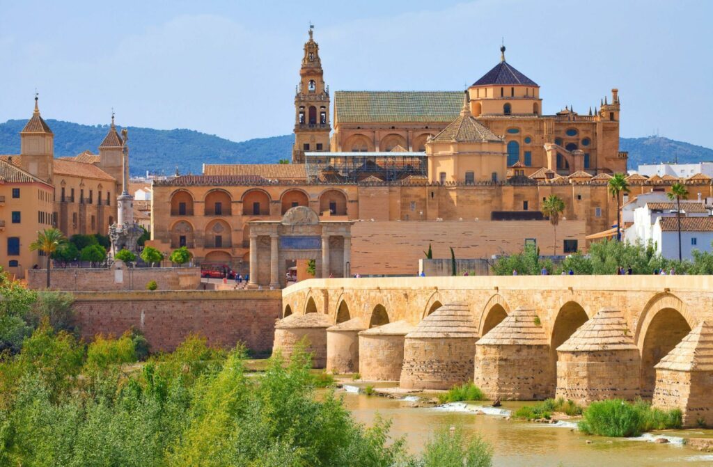 La mosquée-cathédrale de Cordoue parmi les plus belles villes d'Espagne