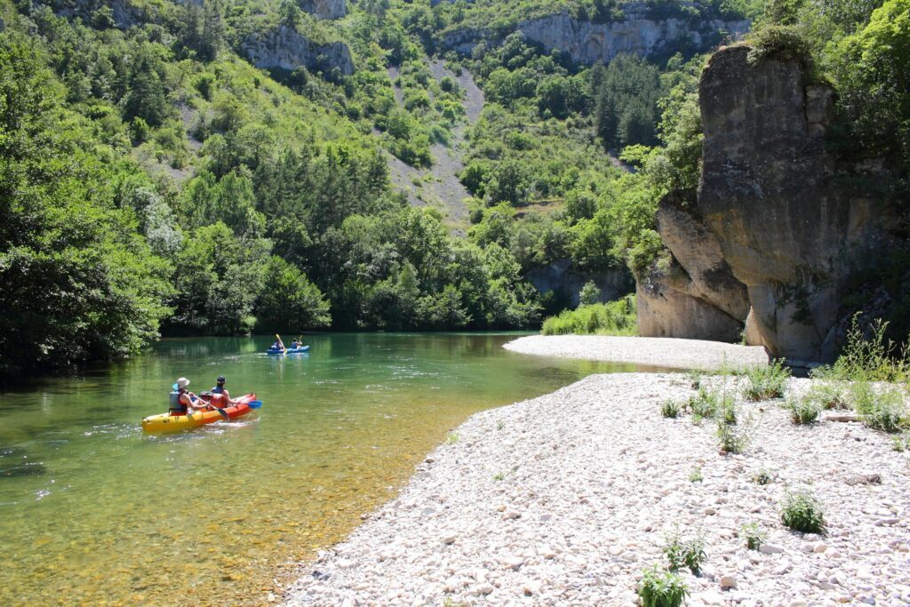 Faire du canoë dans les Gorges du Tarn en Lozère