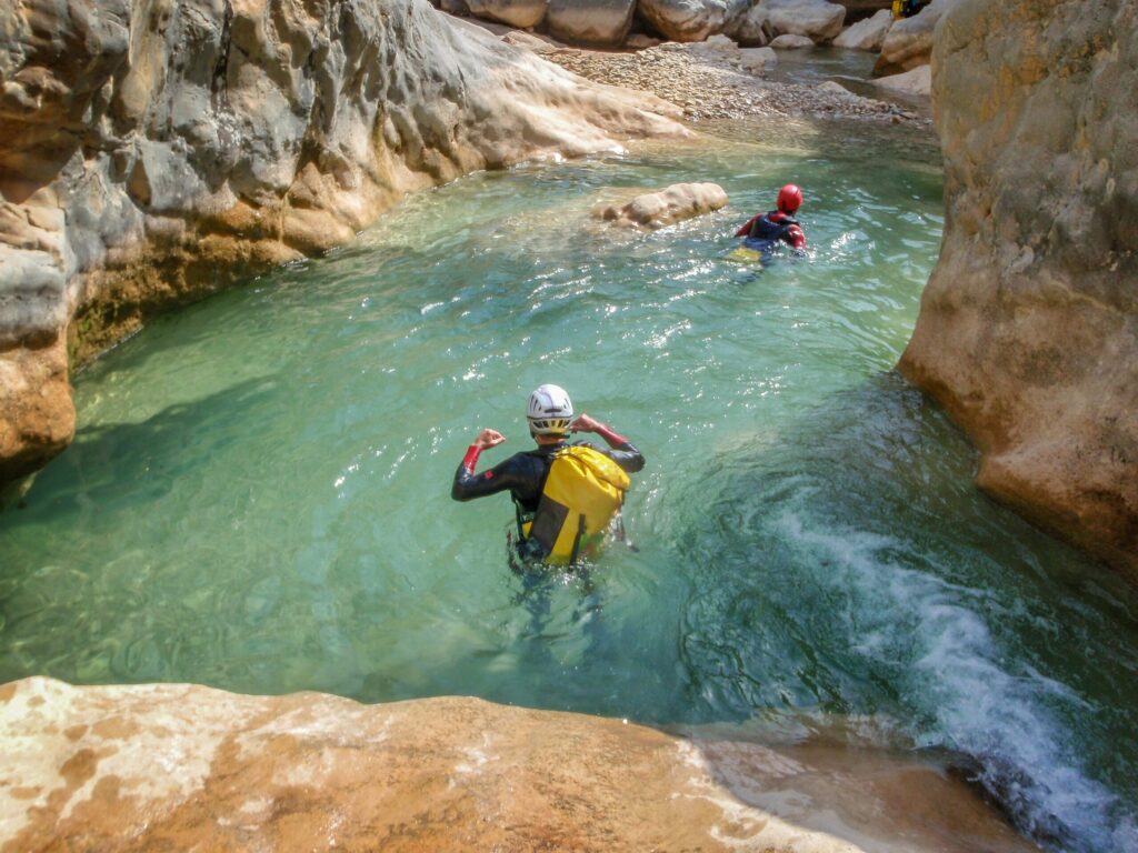 Faire du canyoning dans le parc naturel de la Sierra