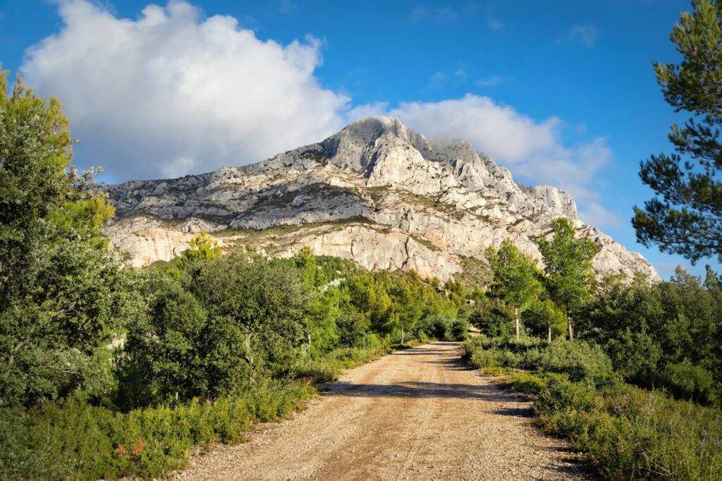 La montagne Sainte-Victoire à faire à Aix-en-Provence