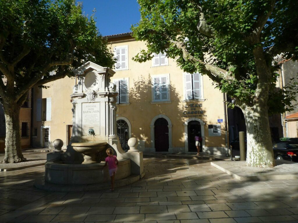 La place Baragnon à Cassis