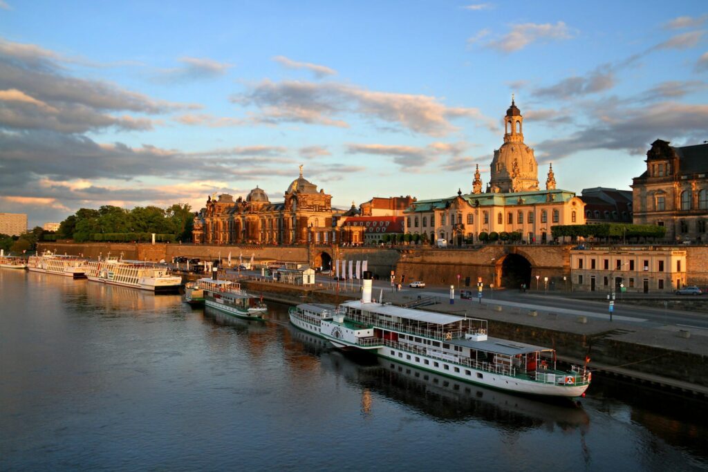 Se promener le long de l'Elbe