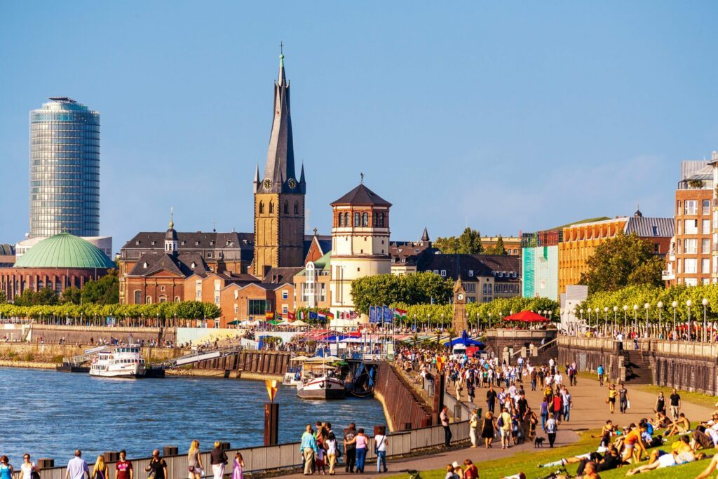 Au bord du Rhin à Düsseldorf