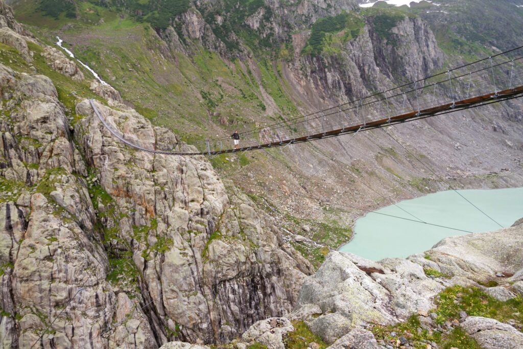 Le pont suspendu du lac de Triftsee