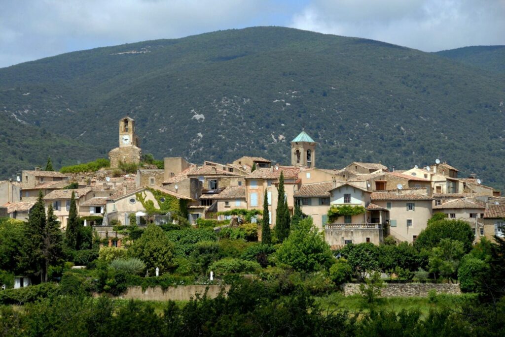 Le village de Lourmarin dans le Vaucluse