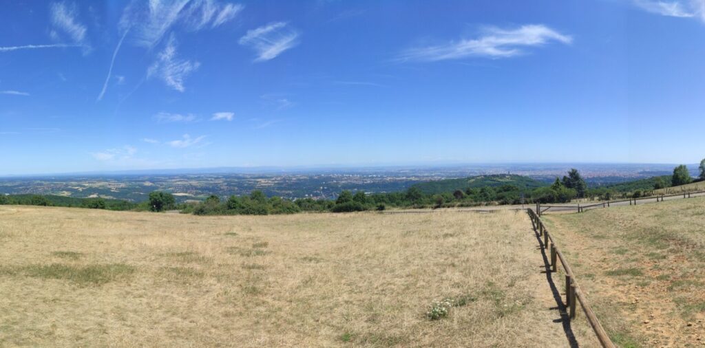 Randonnée via le Mont Thou près de Lyon