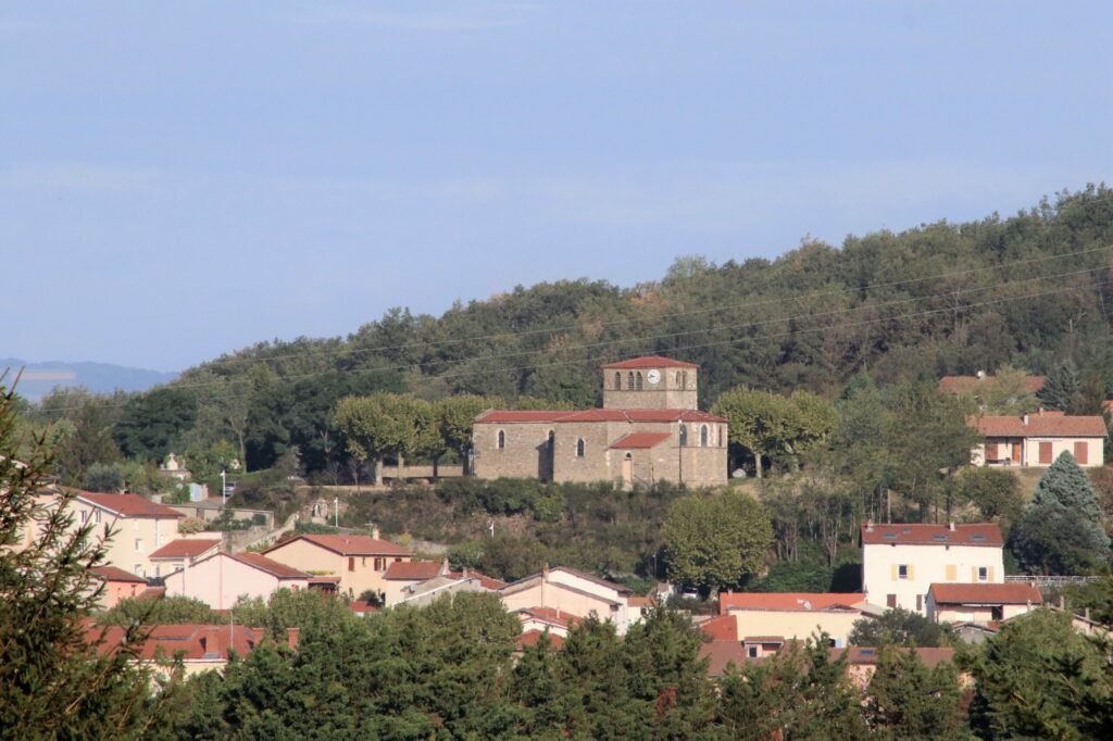 Randonner près du village de Communay