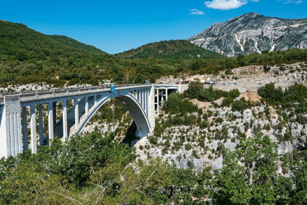 Saut à l'élastique au pont de l'Artuby, dans le Var