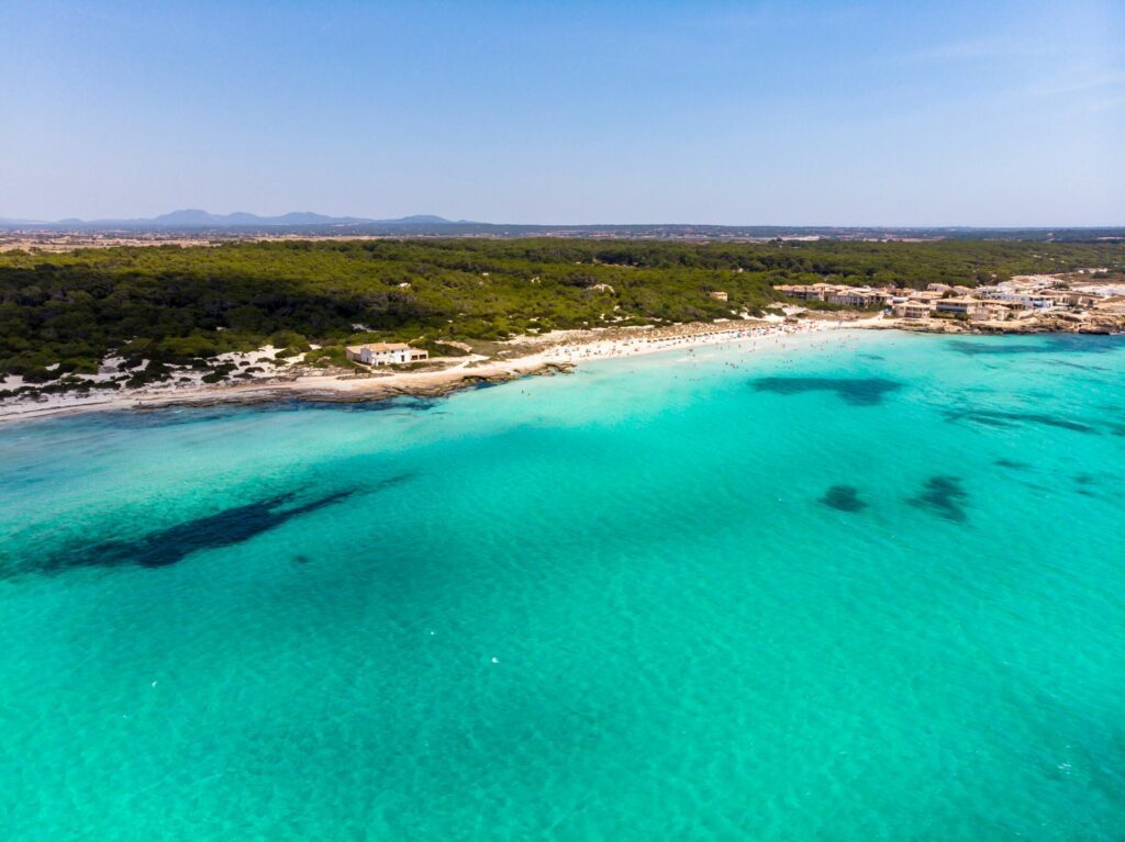 Vue aérienne de la plage Es Trenc