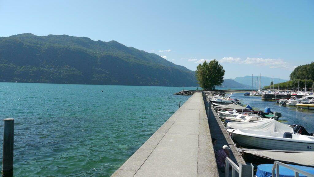 Aix-les-bains dans les Alpes du nord en été