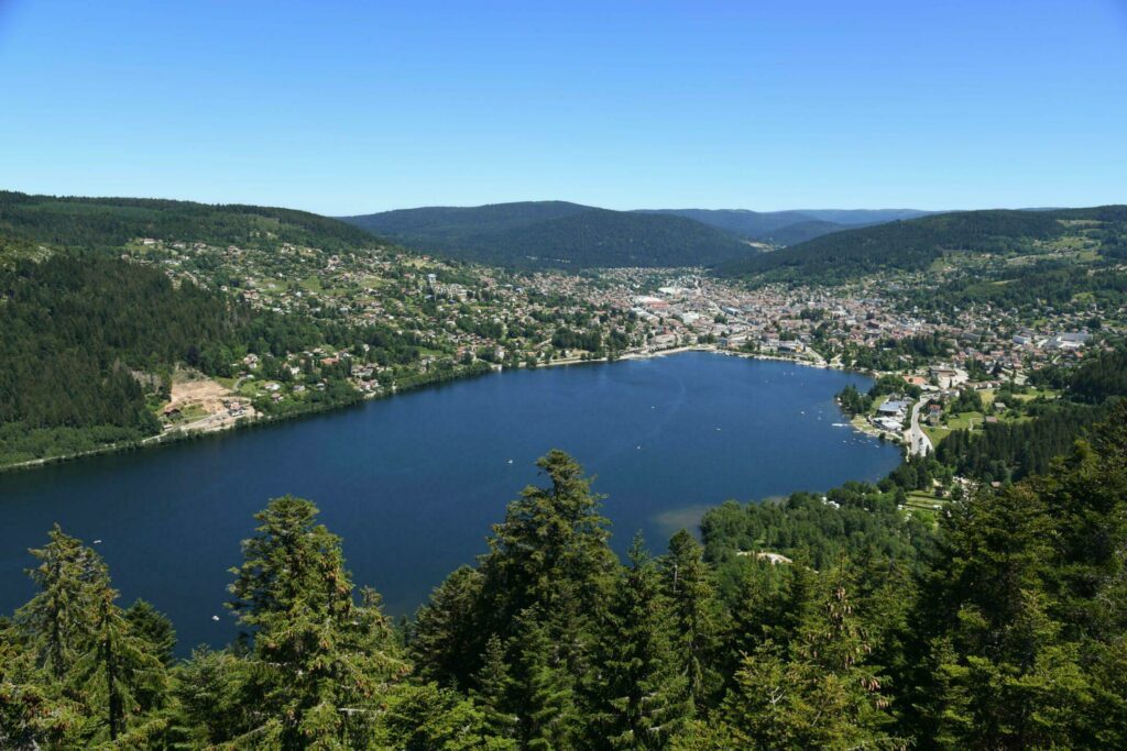 Le lac de Gérardmer vu depuis l'observatoire de Merelle