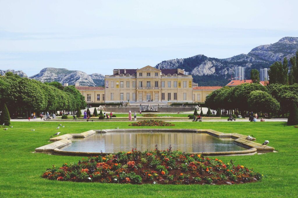Les jardins et le château du parc Borély dans les balades autour de Marseille