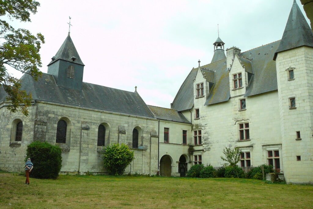 Le château de Monts-sur-Guesnes à faire dans la Vienne