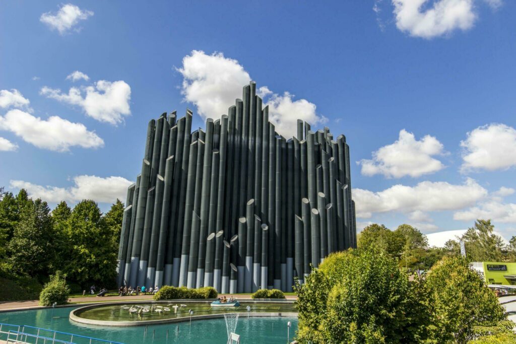 L'Extraordinaire Voyage dans cet étonnant bâtiment