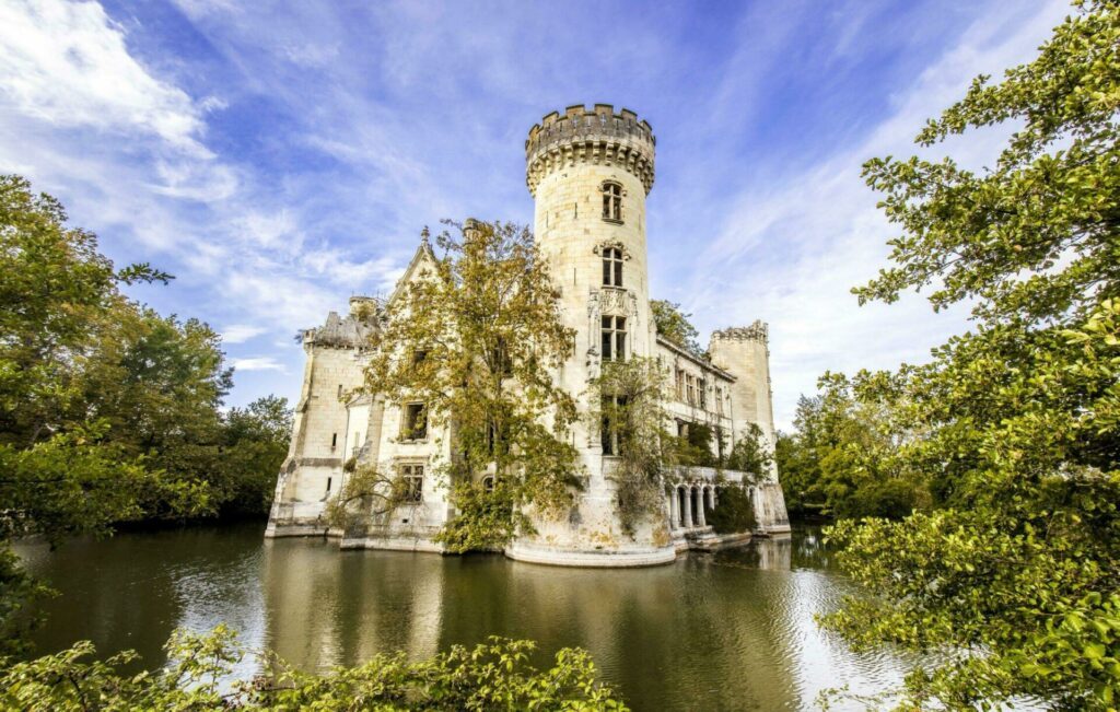 Le château de la Mothe Chandeniers