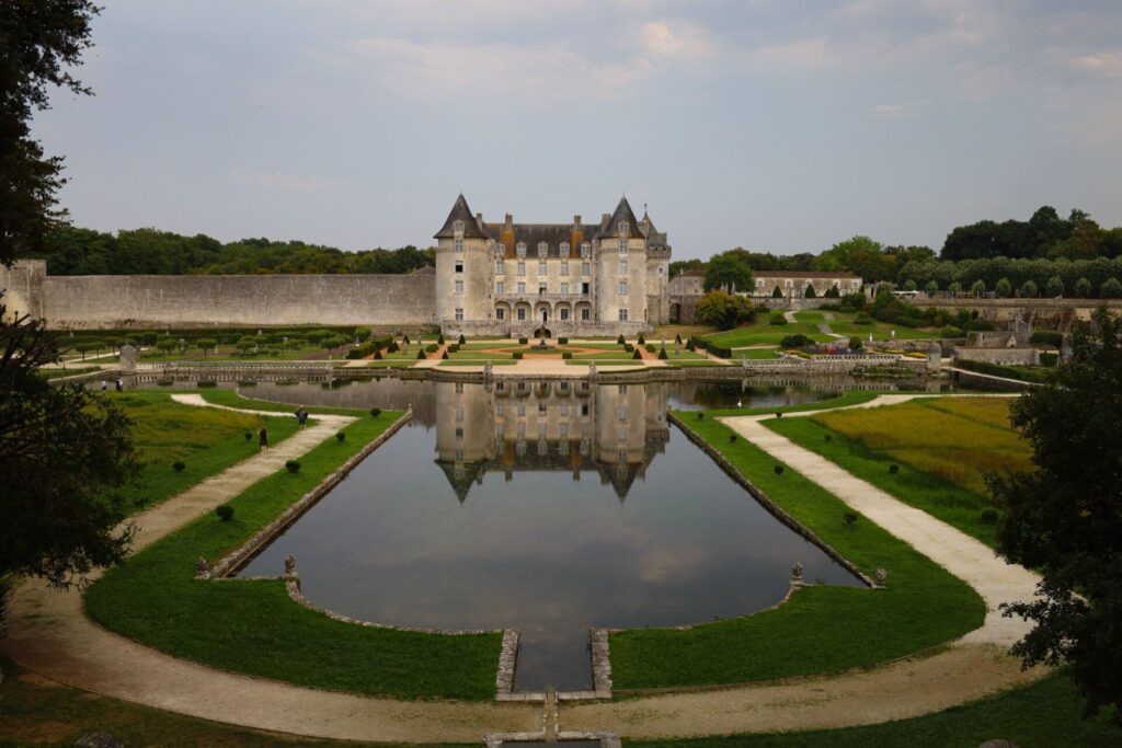 Le château de la Roche Courbon à Saint-Porchaire, près de Royan