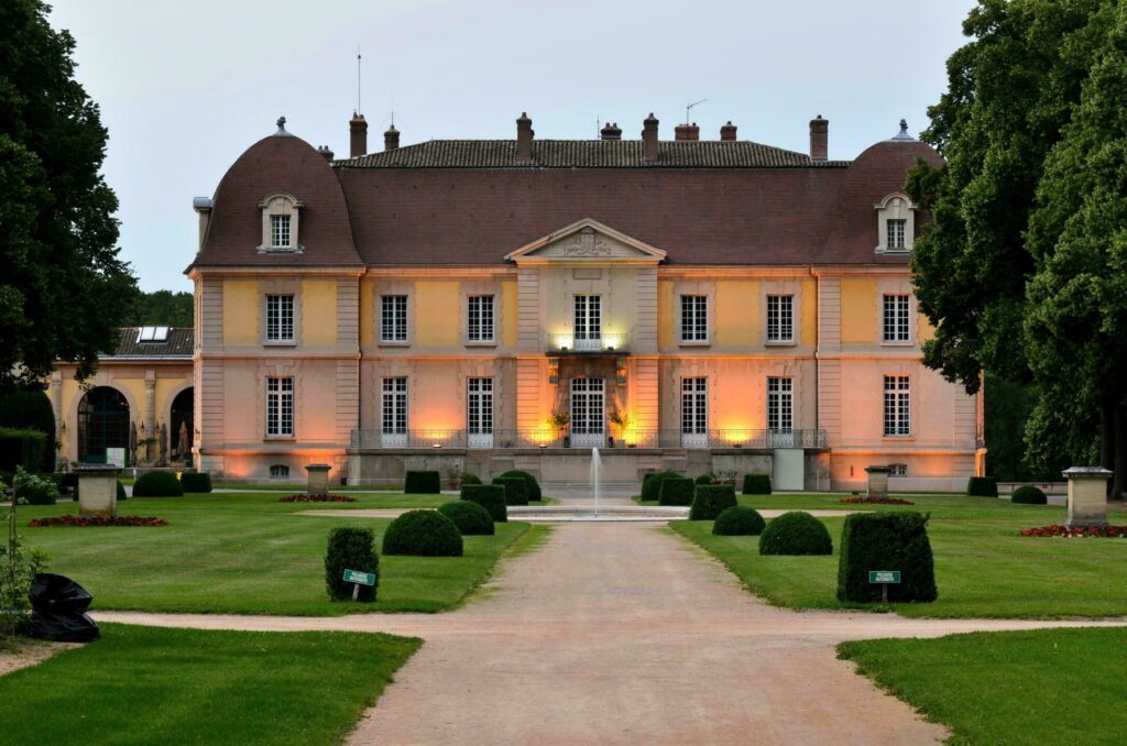 Le château du parc de Lacroix Laval