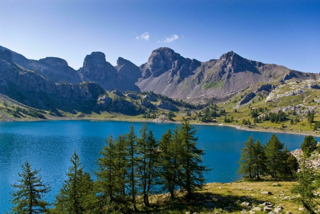 Le lac d'Allos à faire dans les Alpes du Sud en été