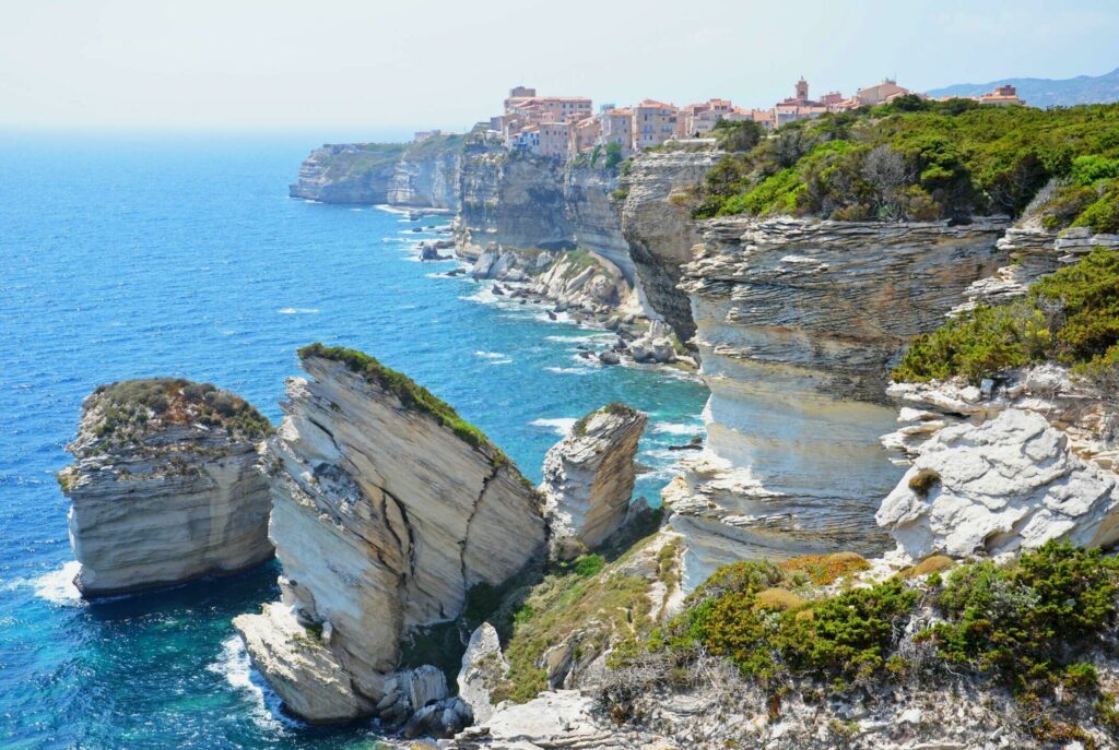 Les falaises z Bonifacio na Korsyce