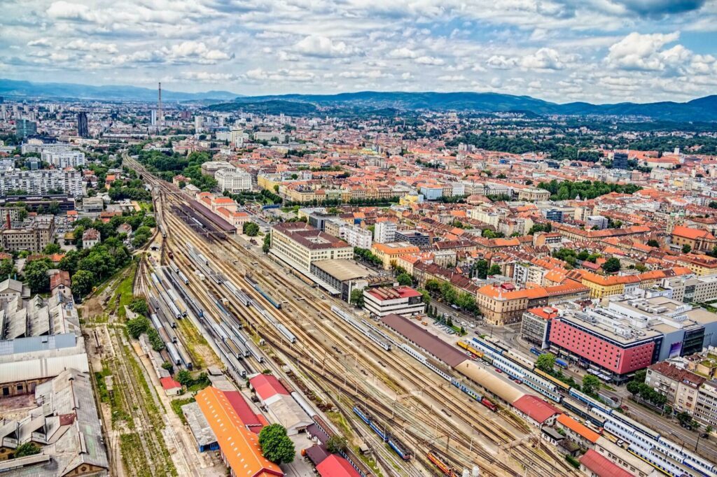 La Croatie en train, à la gare de Zagreb