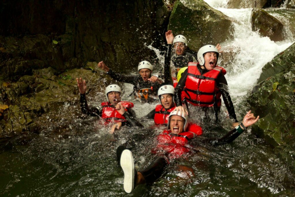 Faire du canyoning en groupe