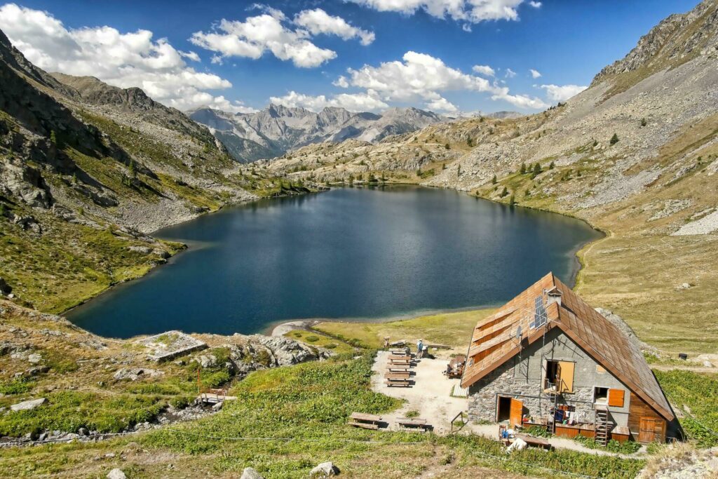 Le lac de Vens dans les Alpes