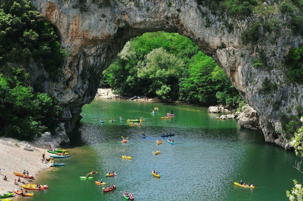 Kayak à faire dans les Gorges de l'Ardèche