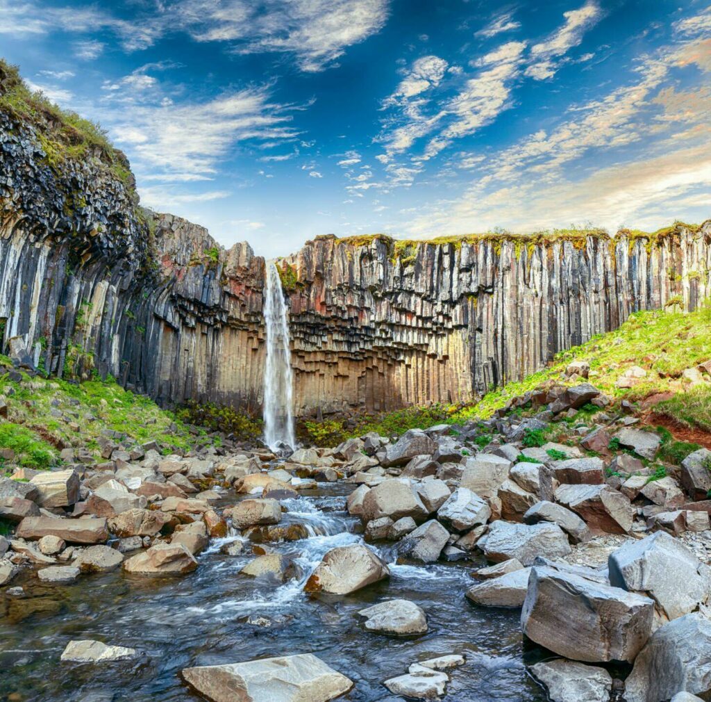 La cascade de Svartifoss