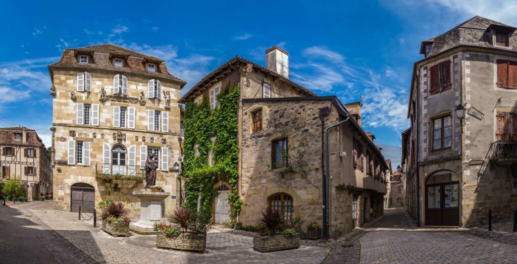 Le village médiéval de Beaulieu-sur-Dordogne autour de Rocamadour