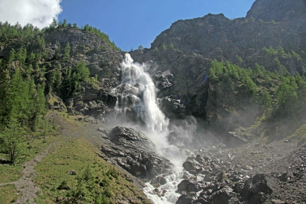Les chutes d'Engstligen parmi les plus belles cascades en Suisse