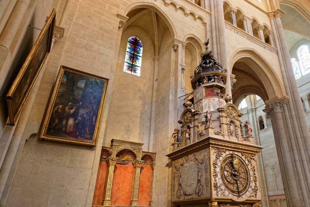 L'Horloge astronomique dans la cathédrale Saint-Jean