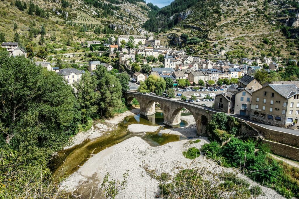 Sainte-Enimie dans les gorges du Tarn