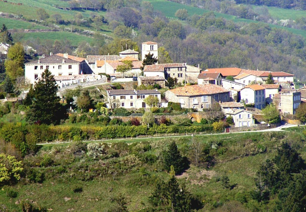 Le village de Riverie dans les villages autour de Lyon