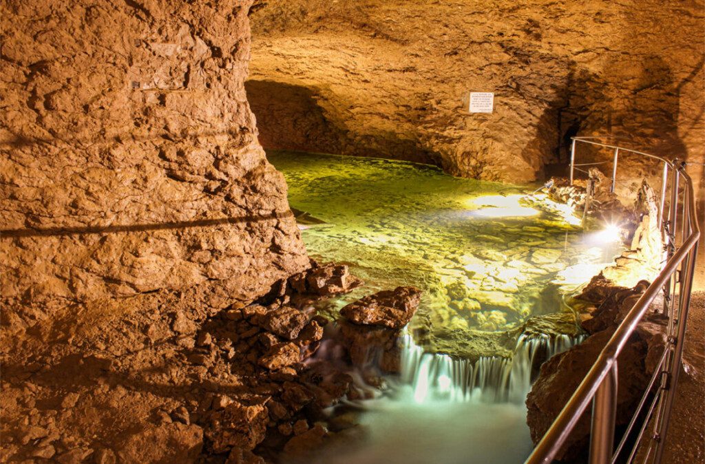 Grottes de La Balme autour de Lyon