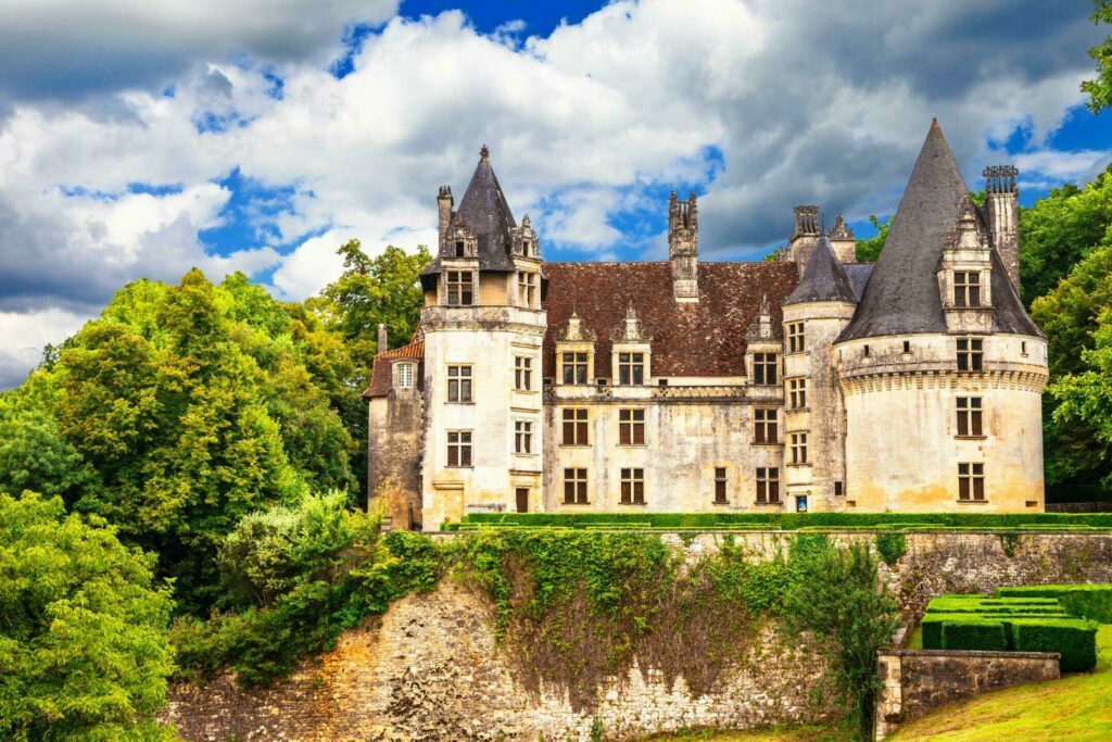Dordogne'de yapılacak Puyguilhem kalesi