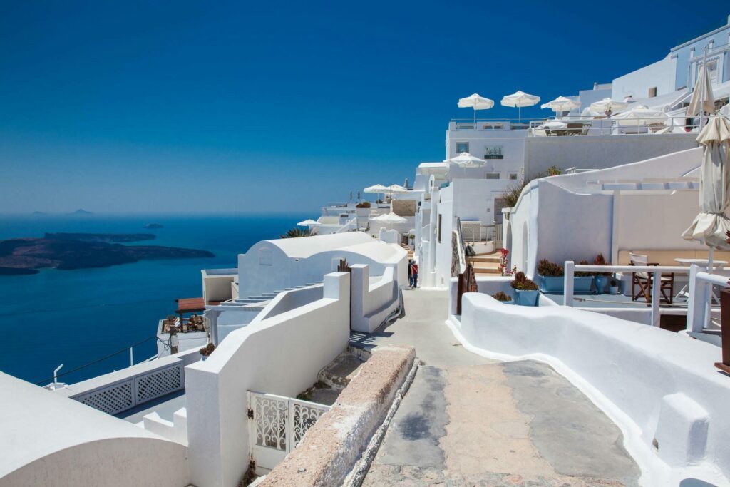 Les ruelles de Fira à faire à Santorin