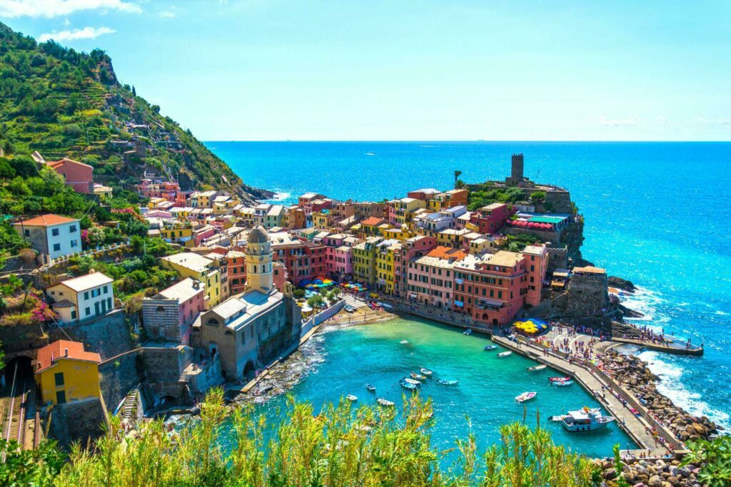 Le village de Vernazza dans les plus beaux paysages d'Italie du Nord