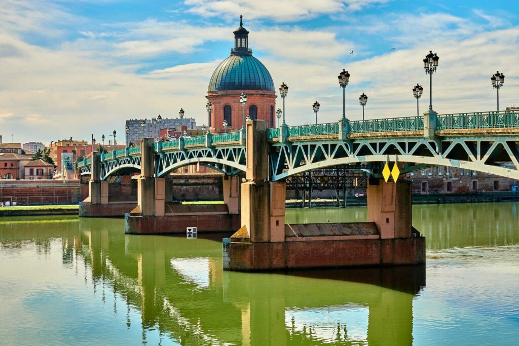 Pont Saint-Pierre et le dôme de la Grave