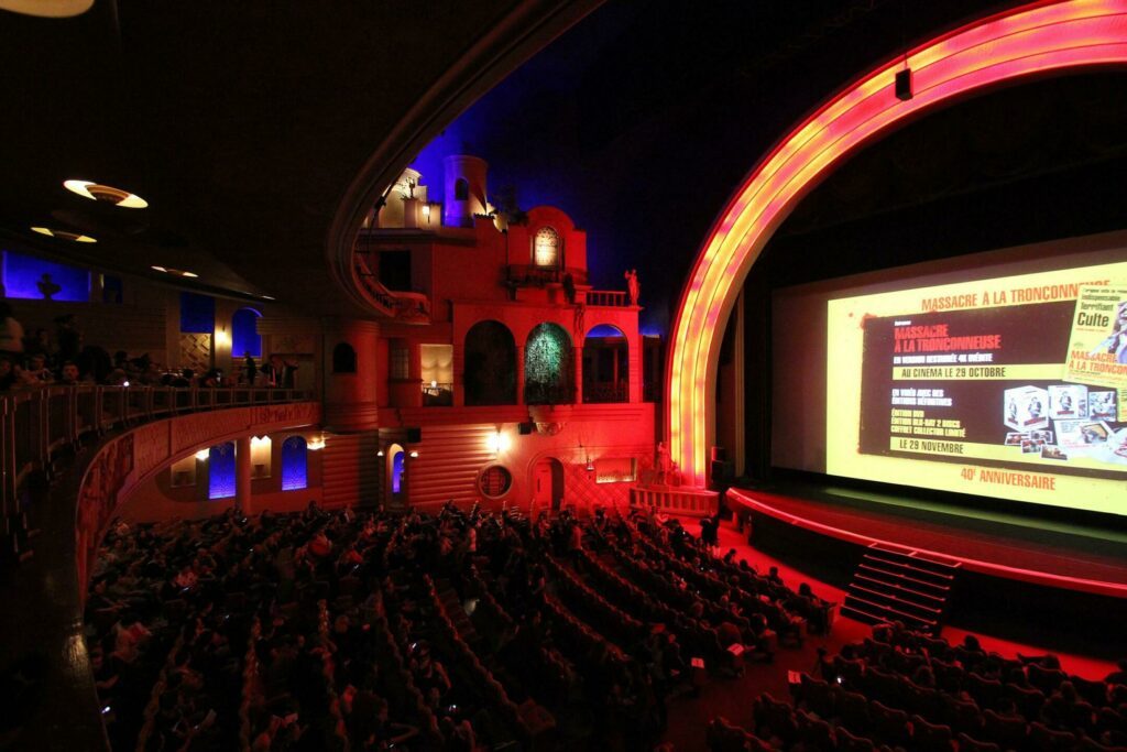 Le cinéma Grand Rex à Paris quand il pleut